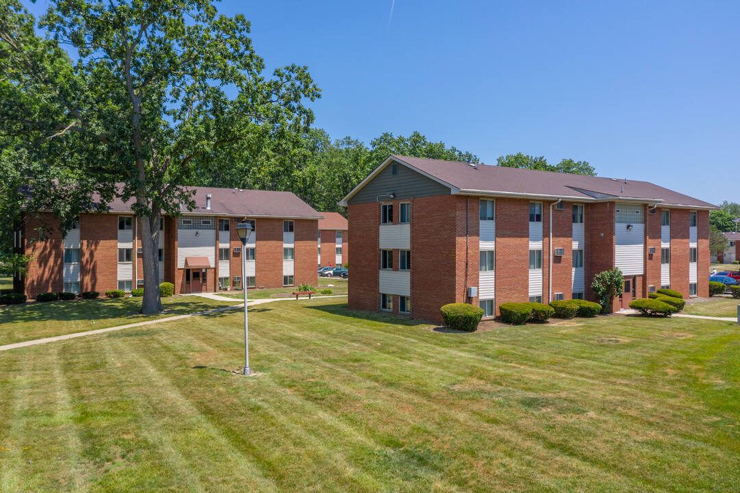 Oakwood Park Apartments in Lorain, OH - Foto de edificio