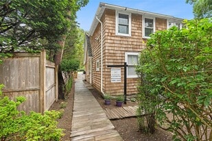 35 Woodland Ave in Westhampton Beach, NY - Building Photo