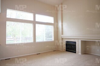 3826 Eclipse Ln in Fort Collins, CO - Building Photo - Building Photo