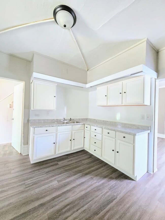 property at 321 S Union St