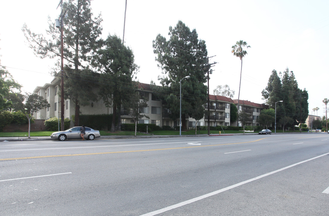 Woodman Manor Apartments in Van Nuys, CA - Foto de edificio