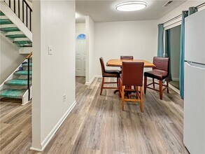 314 College Park Dr in Coraopolis, PA - Building Photo - Building Photo