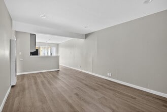 10442 Lampson Ave in Garden Grove, CA - Building Photo - Building Photo