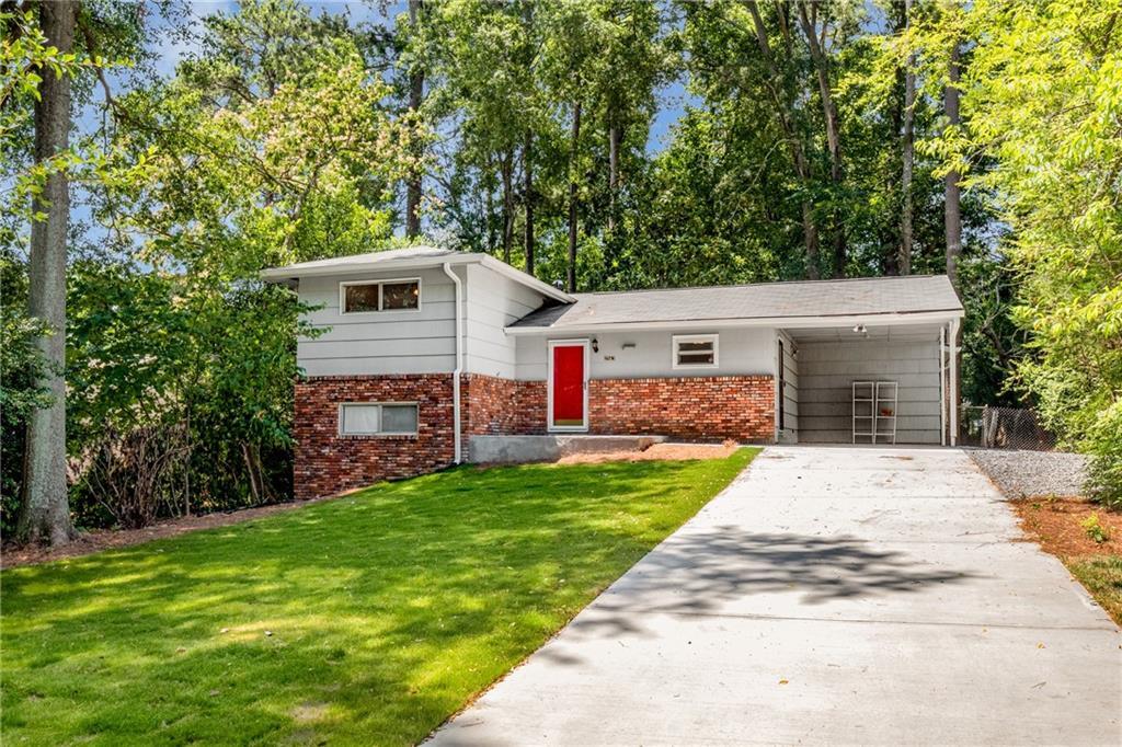 2563 Beverly Hills Dr in Chamblee, GA - Building Photo