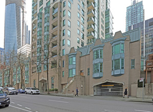 Pointe Claire in Vancouver, BC - Building Photo - Building Photo