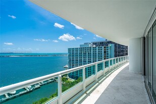 1643 Brickell Ave in Miami, FL - Building Photo