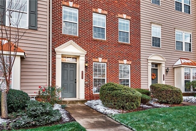 704 Park Plaza E, Unit 10-2074 in Wexford, PA - Building Photo - Building Photo