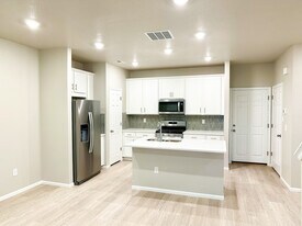 13866 Vispo Way in Broomfield, CO - Building Photo