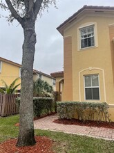 11020 NW 87th Ln in Doral, FL - Building Photo - Building Photo