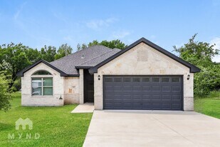 109 Overhill Dr in Springtown, TX - Building Photo