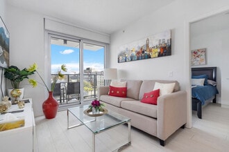 180 E 2nd Ave in Vancouver, BC - Building Photo - Building Photo