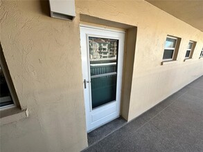 1300 N Portofino Dr in Sarasota, FL - Building Photo - Building Photo