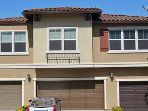 15659 Vista Way in Lake Elsinore, CA - Building Photo - Building Photo