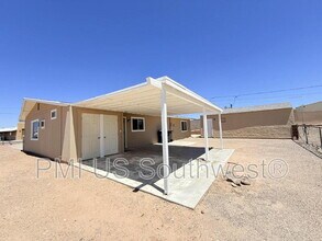 1460 Horseshoe Ln in Bullhead City, AZ - Building Photo - Building Photo
