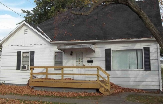 property at 109 N Clay St