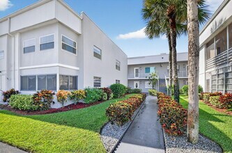 184 Burgandy Way in Delray Beach, FL - Building Photo - Building Photo