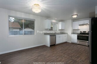 20849 SW Longacre St in Aloha, OR - Building Photo - Building Photo