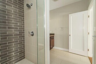 289 D St, Unit 1 in Boston, MA - Foto de edificio - Building Photo