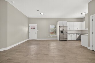 8005 Sexton St in Houston, TX - Building Photo - Building Photo