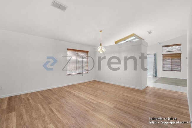 8361 Delicato Way in Sacramento, CA - Building Photo - Building Photo