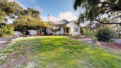1400 Kawana Terrace in Santa Rosa, CA - Building Photo - Building Photo