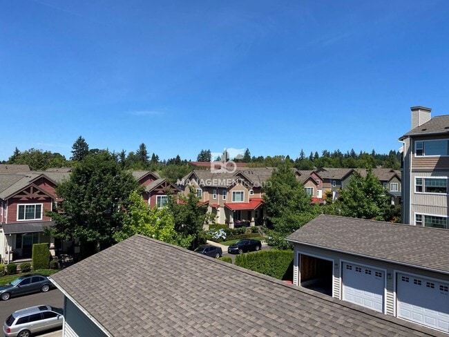590 NW Lost Springs Terrace in Portland, OR - Building Photo - Building Photo