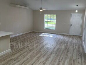 117 SW Glenwood Dr in Port St. Lucie, FL - Building Photo - Building Photo