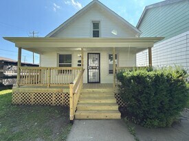 This beautifully updated 3-bedroom, 1-bath in Detroit, MI - Building Photo