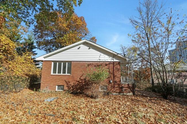 234 Whiteman St in Fort Lee, NJ - Building Photo - Building Photo