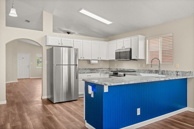 property at 4405 Loren Ave NW