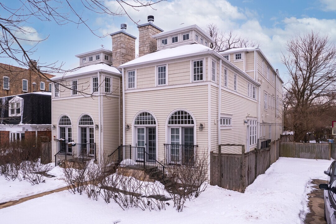 2642-2644 Prairie Ave in Evanston, IL - Building Photo