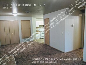 3311 N Lakeharbor Ln in Boise, ID - Building Photo - Building Photo