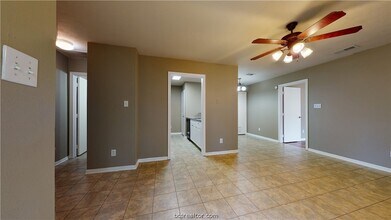 1143 Oney Hervey Dr in College Station, TX - Building Photo - Building Photo