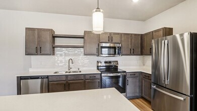 Springs at Mount Pleasant in Mount Pleasant, WI - Foto de edificio - Building Photo