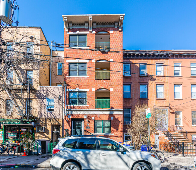 102 Park Ave in Hoboken, NJ - Foto de edificio - Building Photo