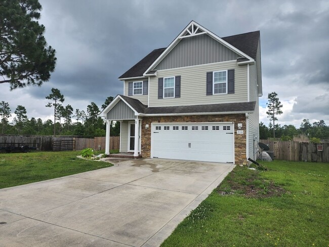 208 Lockwood Ct in Hubert, NC - Building Photo - Building Photo