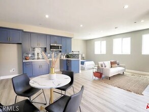 2519 Onyx Dr in Los Angeles, CA - Foto de edificio - Building Photo