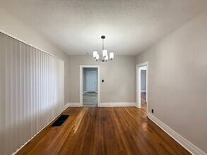 4074 Virginia Park St, Unit 4074 in Detroit, MI - Foto de edificio - Building Photo