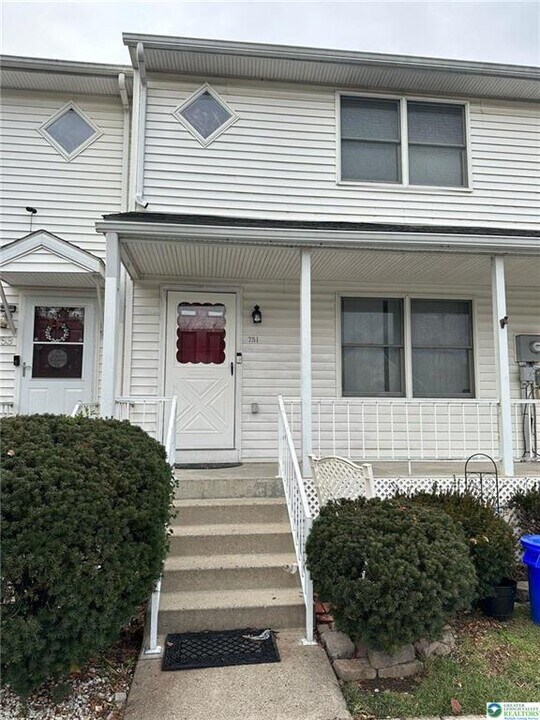 751 Mauch Chunk St in Easton, PA - Building Photo