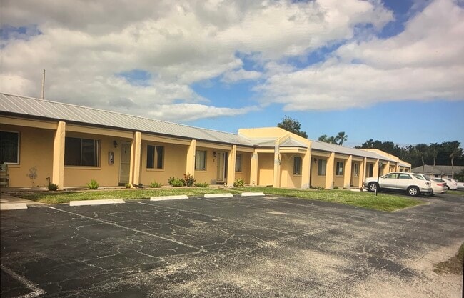 property at 4608 SE 4th Pl