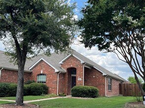 1041 Wagon Trail Dr in Little Elm, TX - Building Photo - Building Photo