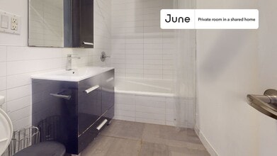 Private bedroom in 3 bed/1 bath Home in New York, NY - Building Photo - Building Photo