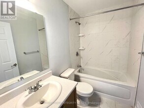 913 Moses Tennisco St in Ottawa, ON - Building Photo - Building Photo