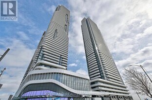 8 Interchange Wy in Vaughan, ON - Building Photo