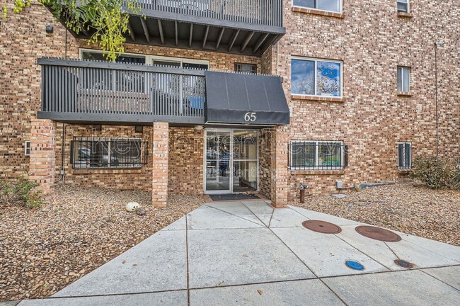 65 N Clarkson St in Denver, CO - Building Photo - Building Photo