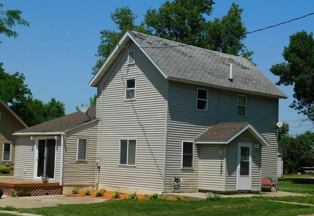 501 N Market St in Lake Park, IA - Building Photo