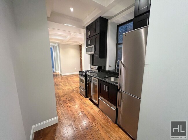 W 103RD ST. in New York, NY - Building Photo - Building Photo