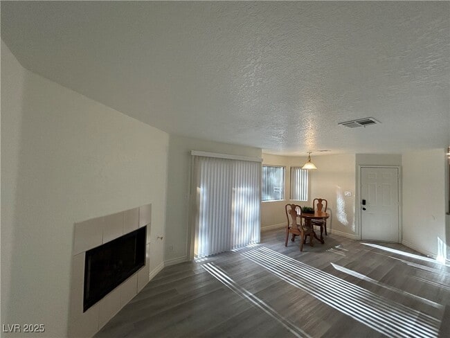 5044 S Rainbow Blvd in Las Vegas, NV - Building Photo - Building Photo