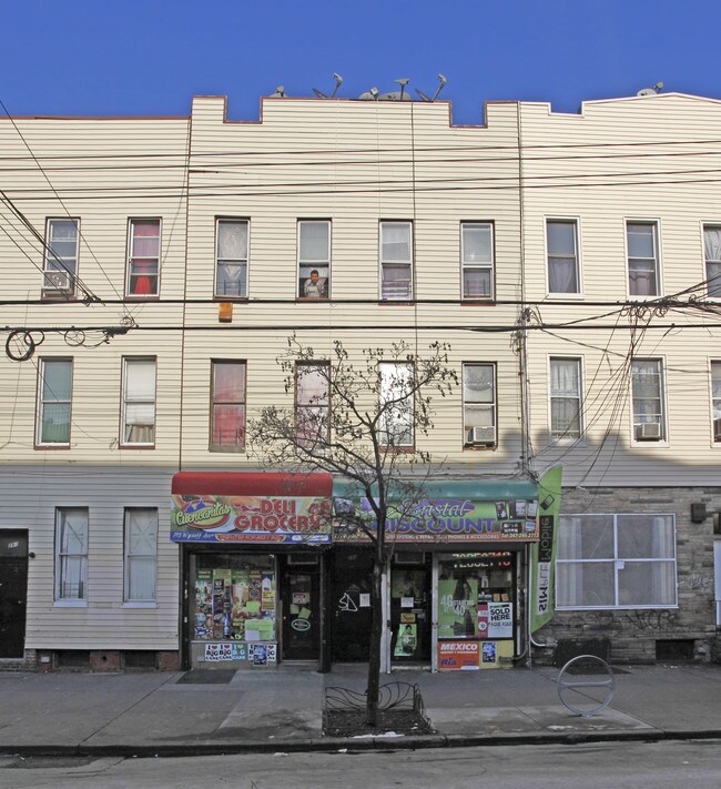 293 Wyckoff Ave in Brooklyn, NY - Building Photo - Building Photo