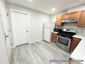 92 Hammond St in Boston, MA - Building Photo - Building Photo